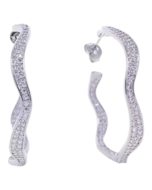 Wavy hoop earring